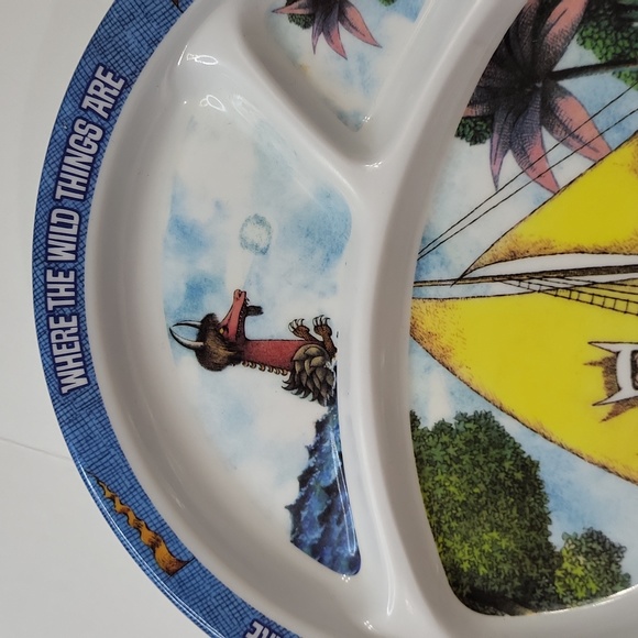 Lot of 3. Two Where the Wild Things are 3 section plates And Book. - Picture 9 of 16
